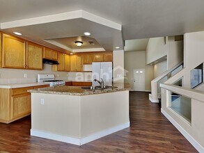 9782 Silver Dusk Ct in Las Vegas, NV - Building Photo - Building Photo