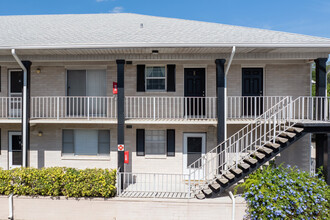 Mead Garden Condominiums in Winter Park, FL - Building Photo - Building Photo