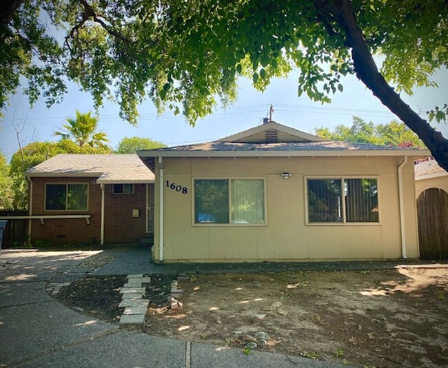 property at 1608 Pole Line Rd