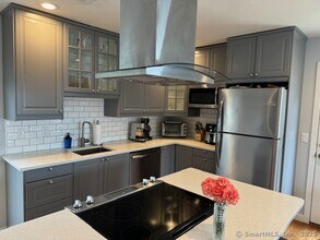 72 Ocean View St in New Haven, CT - Building Photo - Building Photo