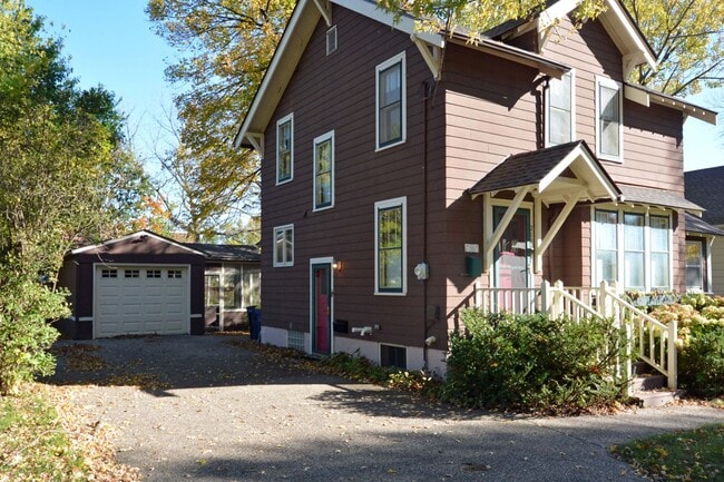212 Spring St N in Northfield, MN - Building Photo - Building Photo