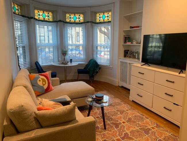 45 Westland Ave, Unit 5 in Boston, MA - Foto de edificio - Building Photo