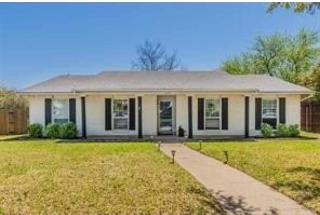 1514 Cherokee Trl in Plano, TX - Building Photo