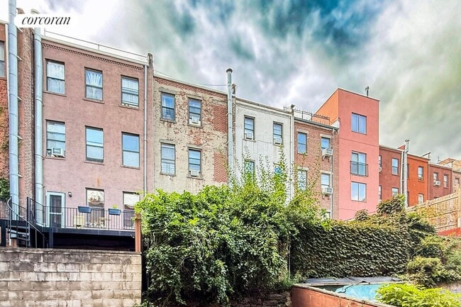 33 Bradhurst Ave. in New York, NY - Building Photo - Building Photo