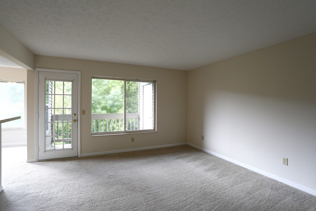 The Crossings of Oakbrook Apartments in Burlington, KY