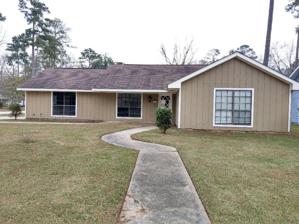 201 Driftwood St in Mandeville, LA - Building Photo