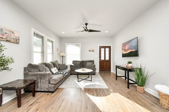 property at 1326 Hussion St