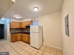 2102 S Broad St in Philadelphia, PA - Building Photo - Building Photo