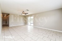 1410 NE 5th Ln in Cape Coral, FL - Foto de edificio - Building Photo