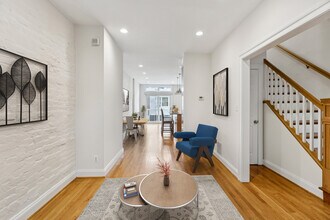1169 Abbey Pl NE in Washington, DC - Foto de edificio - Building Photo