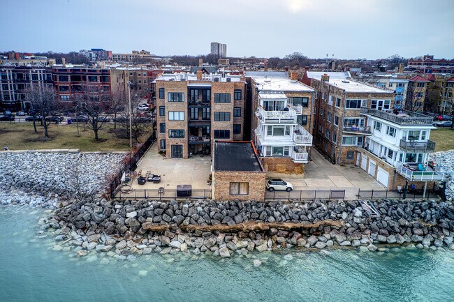 7731 N Eastlake Terrace in Chicago, IL - Building Photo - Building Photo