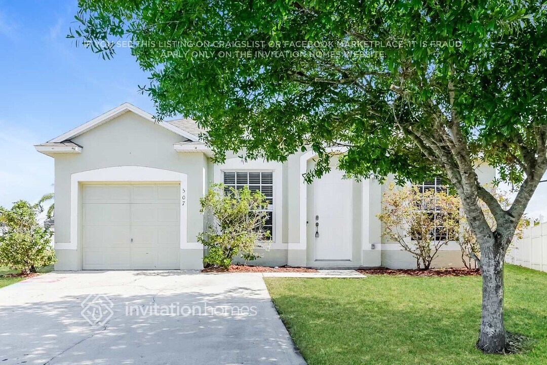 507 Madina Cir in Davenport, FL - Building Photo