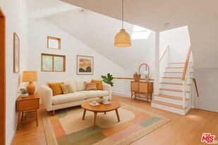 834 Indiana Ave in Los Angeles, CA - Building Photo