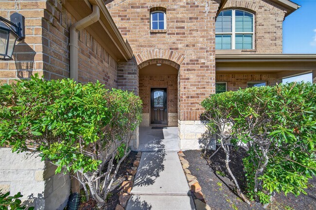 property at 6919 Kingsford Gable Ct