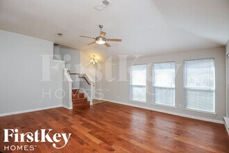 729 Pace Dr in Denton, TX - Foto de edificio - Building Photo