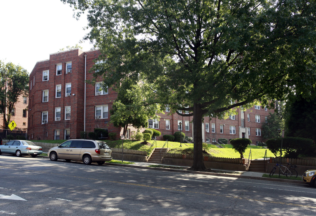 5921-5923 14th St NW in Washington, DC - Foto de edificio