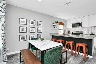 5706 Sunnygate Dr in Spring, TX - Building Photo - Building Photo