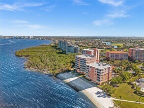 14813 Laguna Dr in Ft. Myers, FL - Building Photo - Building Photo