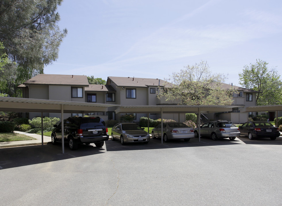 Evergreen Apartments in Auburn, CA - Building Photo
