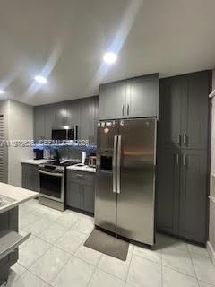 5190 E Sabal Palm Blvd in Tamarac, FL - Foto de edificio - Building Photo