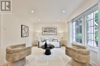 1316 Cambridge Dr in Oakville, ON - Building Photo - Building Photo