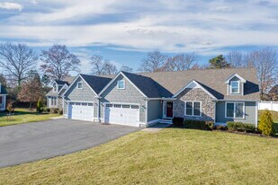 Residence at LeBaron Hills - Cottage Homes in Lakeville, MA - Building Photo