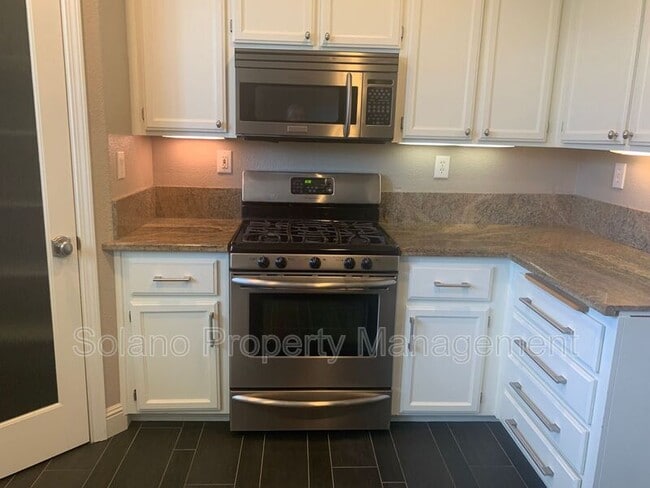 2537 Shorey Way in Fairfield, CA - Building Photo - Building Photo