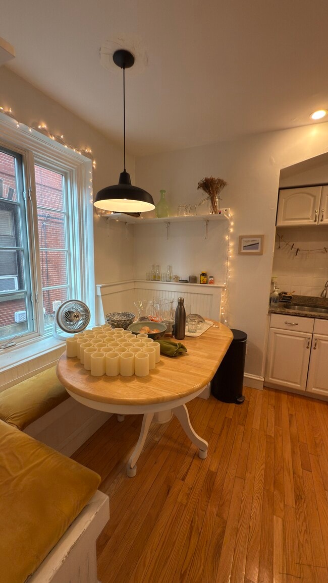 17 Monmouth Ct, Unit 1
