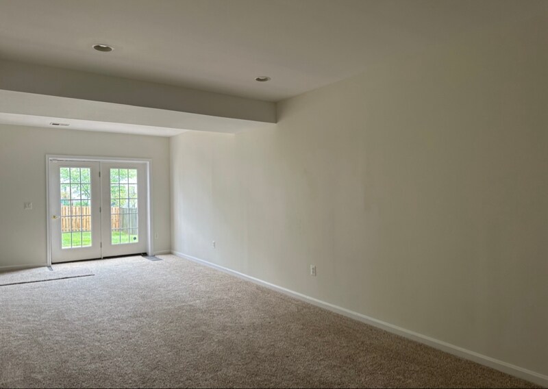 14915 Abilene Way in Woodbridge, VA - Building Photo