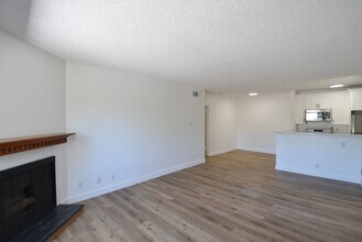 5400 Morella Ave in Los Angeles, CA - Foto de edificio - Building Photo