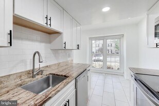 20210 Maple Leaf Ct in Gaithersburg, MD - Building Photo