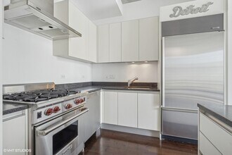 600 N Fairbanks Ct, Unit #1704 in Chicago, IL - Building Photo - Building Photo