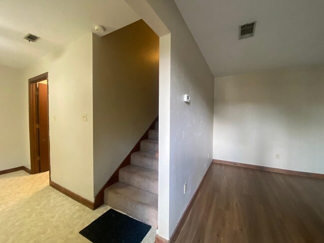2261 Claremont Ln in Tallahassee, FL - Building Photo - Building Photo