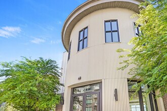 Gardner Station in West Jordan, UT - Foto de edificio - Building Photo