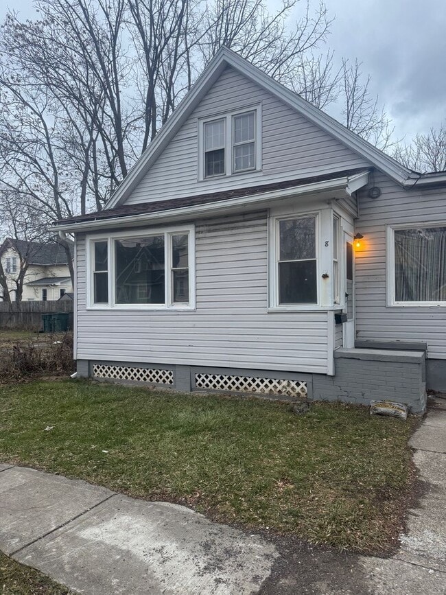 property at 8 Laurel St