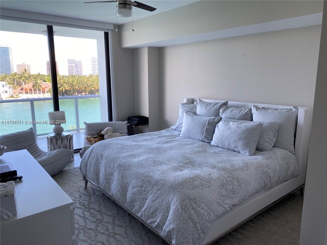 10201 E Bay Harbor Dr, Unit 406 in Bay Harbor Islands, FL - Building Photo - Building Photo