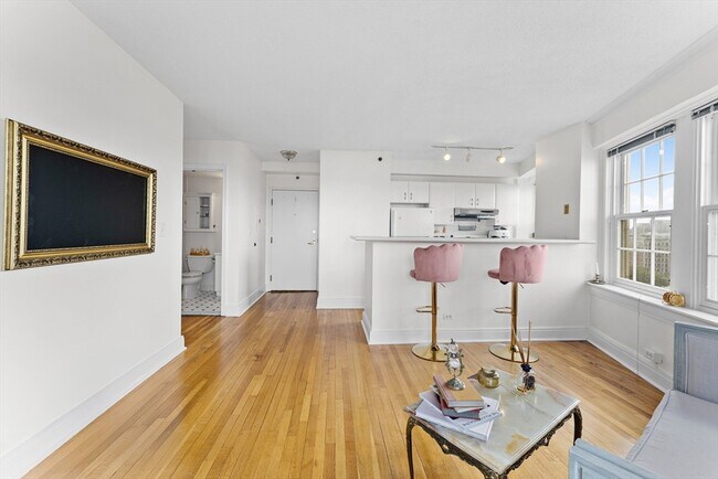 534 Beacon St in Boston, MA - Foto de edificio - Building Photo