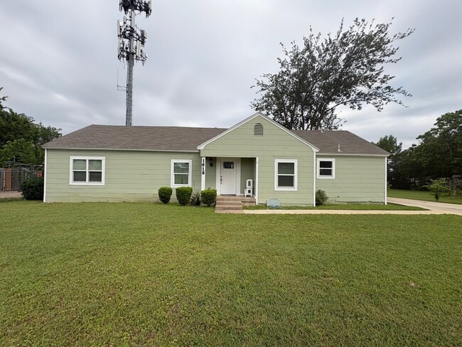 property at 1618 Bruce Dr