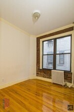 E 13TH ST., Unit 3E in New York, NY - Foto de edificio - Building Photo