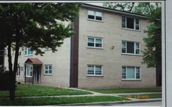 516 Circle Ave in Forest Park, IL - Foto de edificio