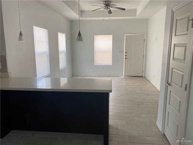 16 Valeria St in Edinburg, TX - Building Photo - Building Photo