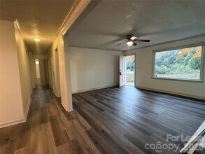 9225 Moores Chapel Rd in Charlotte, NC - Building Photo - Building Photo