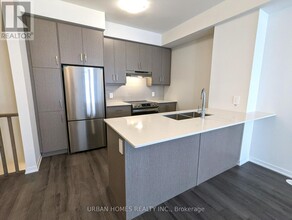 21-21 Honeycrisp Cres in Vaughan, ON - Building Photo - Building Photo