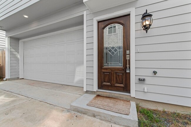 623 Link Rd in Houston, TX - Foto de edificio - Building Photo