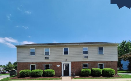 130 W Charlotte St