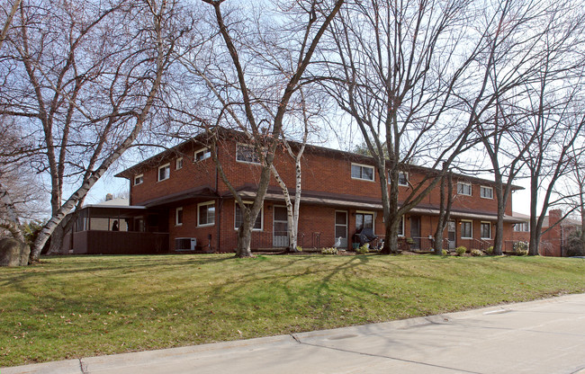 2901 Chamberlain Rd in Akron, OH - Foto de edificio - Building Photo