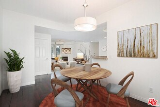 4400 Cartwright Ave in Los Angeles, CA - Building Photo - Building Photo