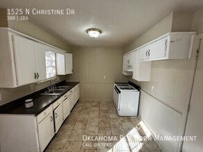 1525 N Christine Dr in Midwest City, OK - Building Photo - Building Photo