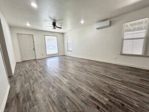 1912 21st St in Lubbock, TX - Building Photo - Building Photo