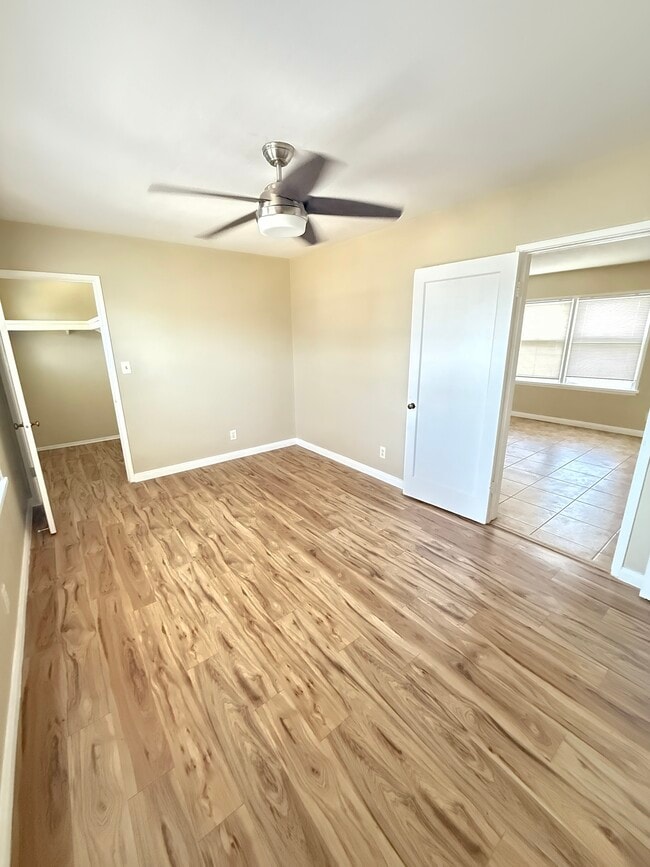 180 Glover Ave, Unit 1/2 in Chula Vista, CA - Foto de edificio - Building Photo